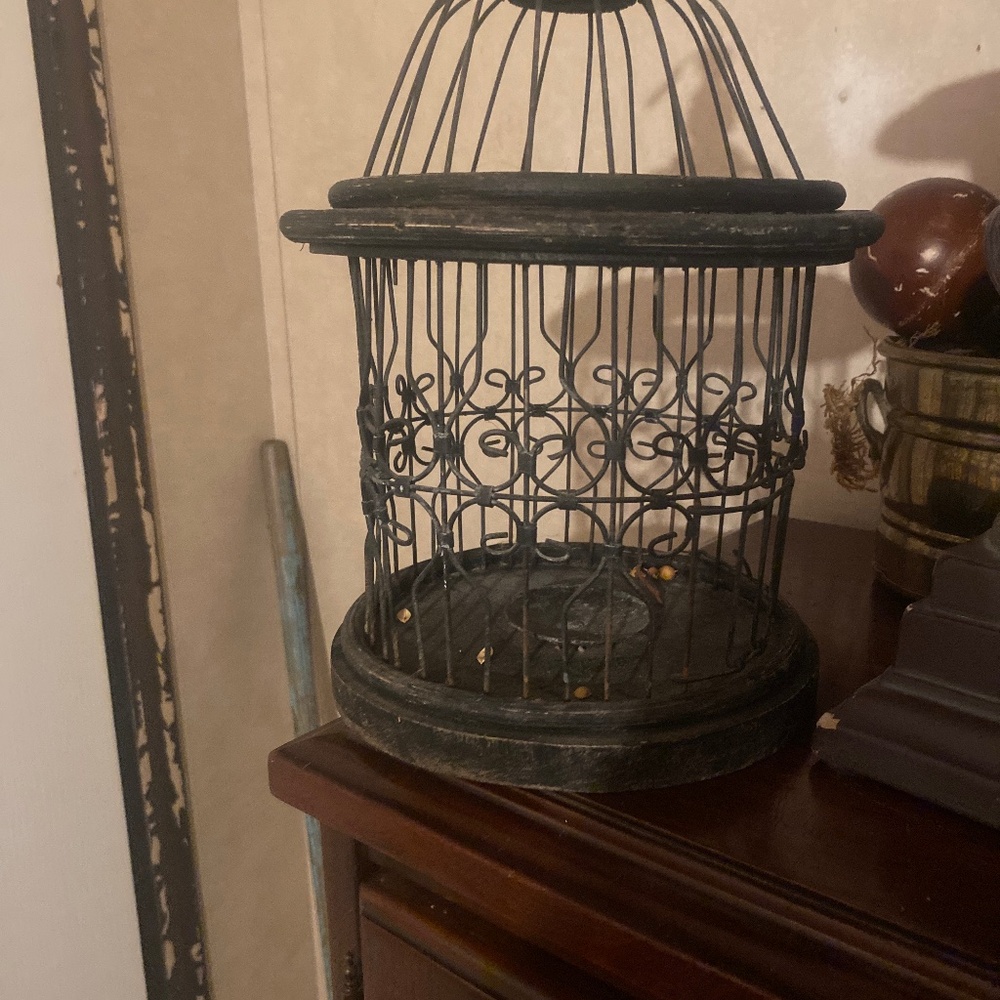 Decorative bird cage candle holder